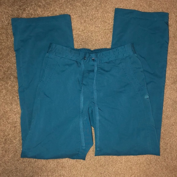 Scrub set - Picture 2 of 2